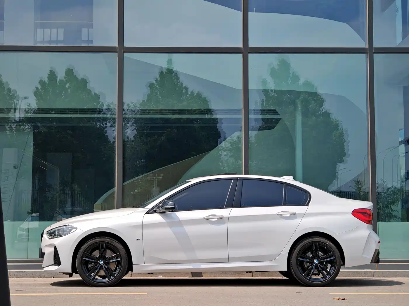 BMW 1-SERIES