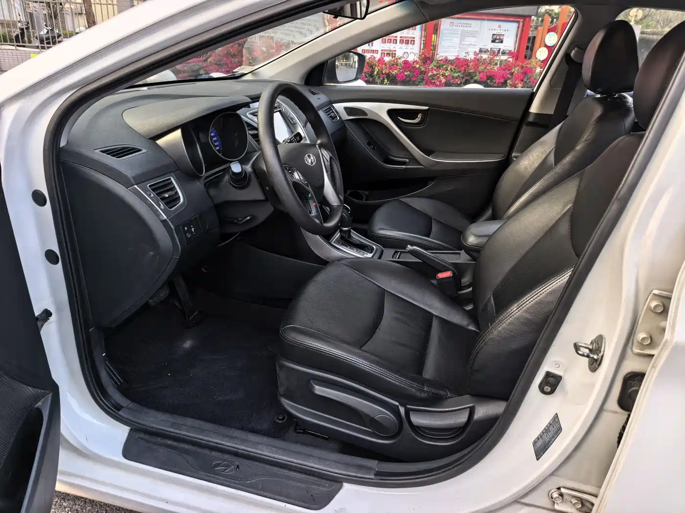 Hyundai Langdong 2015 1.6L Auto Trend фото 9