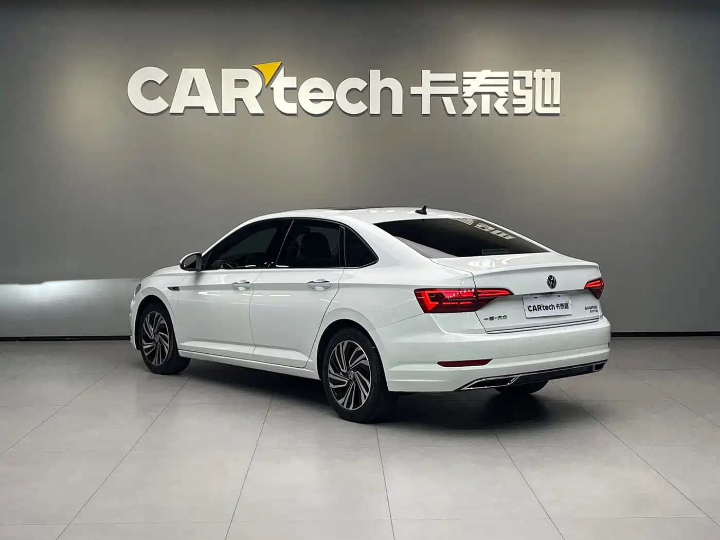 Volkswagen Sagitar 2021 280TSI DSG Luxury Smart Connect фото 6