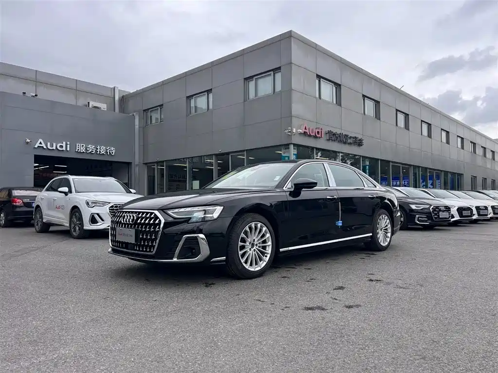 Audi A8 2025 A8L 45 TFSI quattro Luxury
