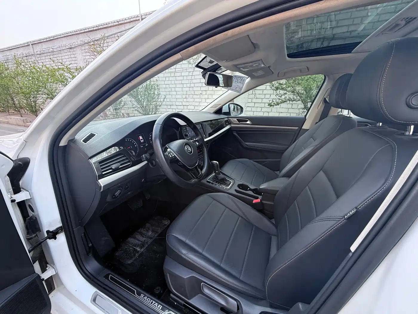 VOLKSWAGEN LAVIDA PURE ELECTRIC