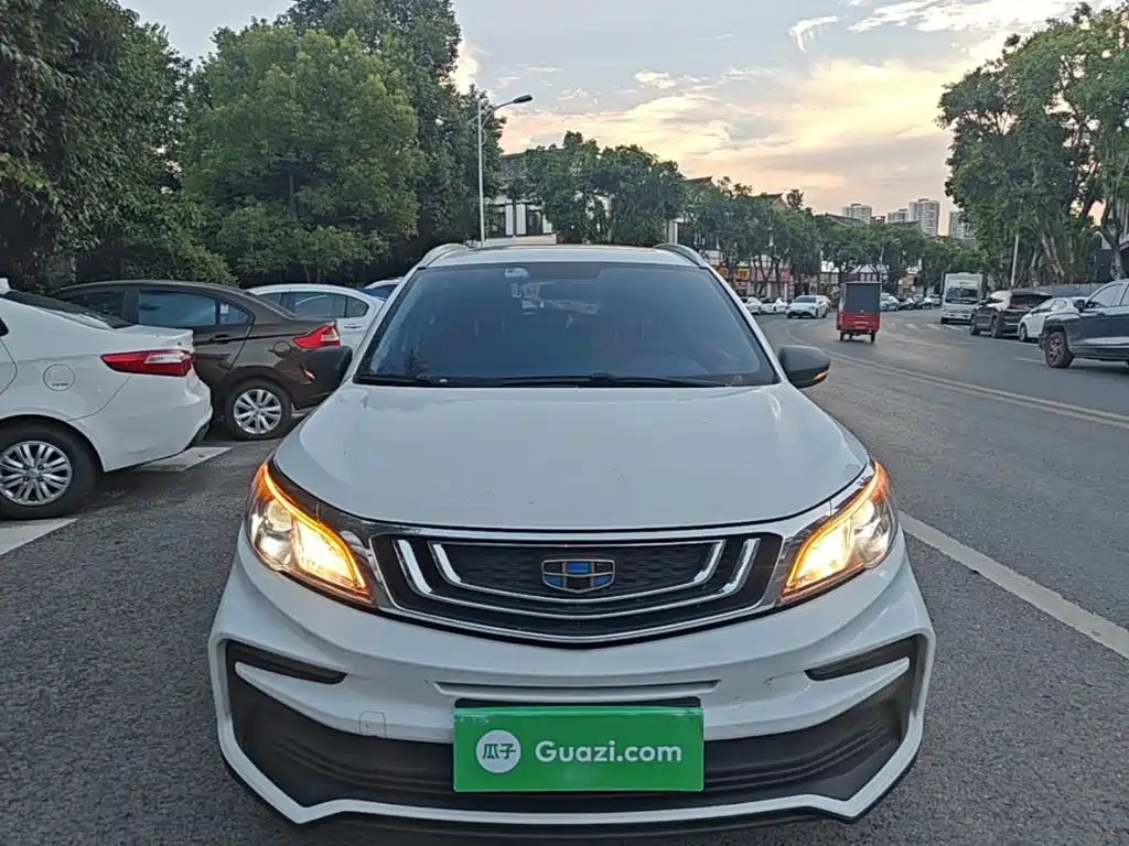 Photo 3 - Geely Vision X3