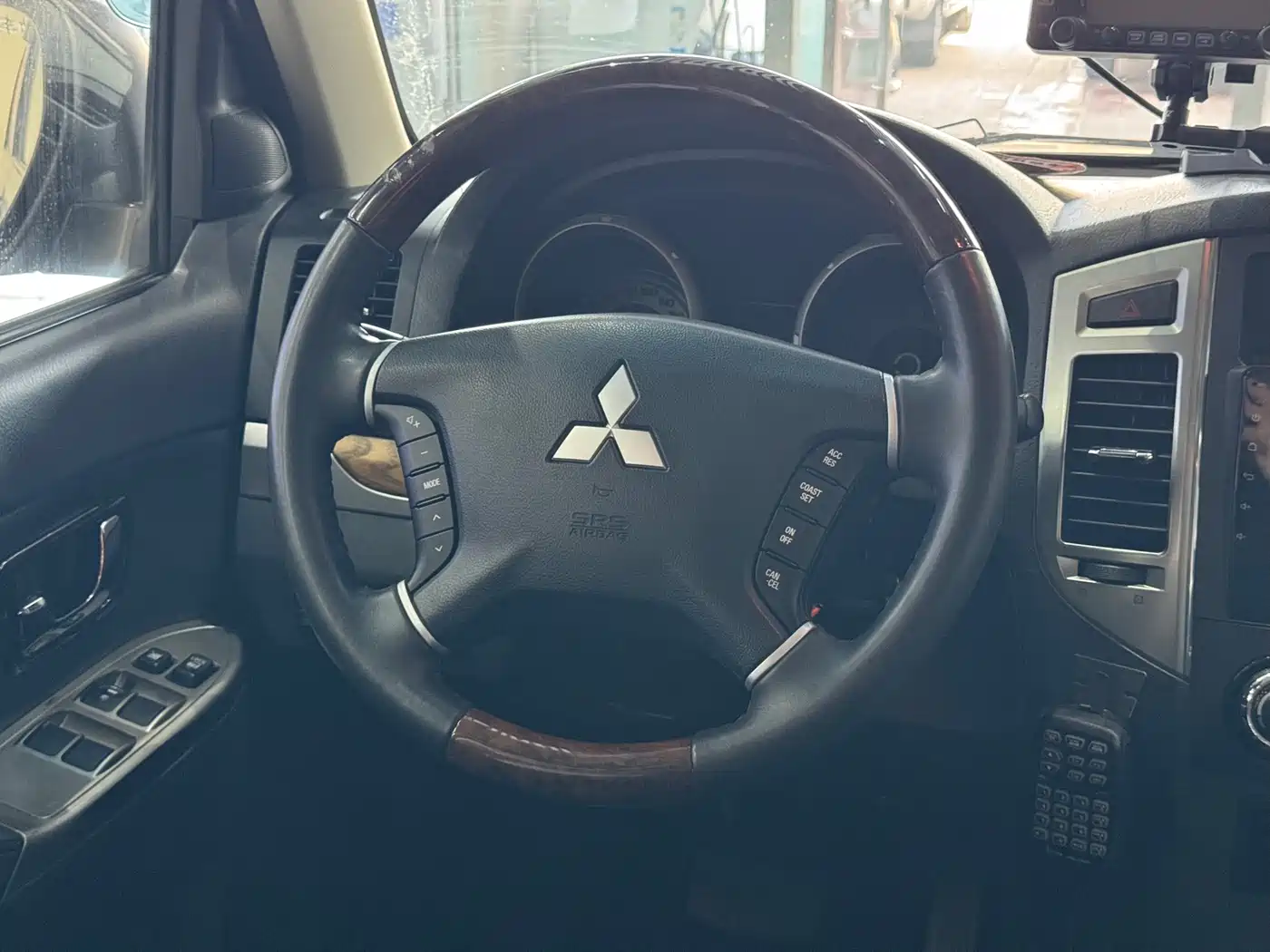 Mitsubishi Pajero (Import) 2019 3.0L Auto Comfort Version фото 13