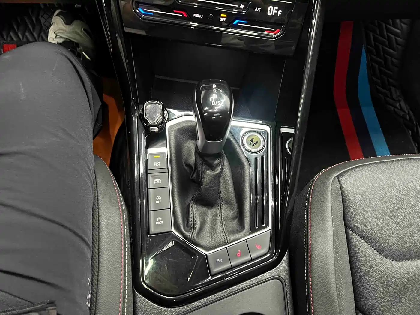 Volkswagen Tayron 2022 280TSI 2WD Luxury Smart Connect Edition фото 12