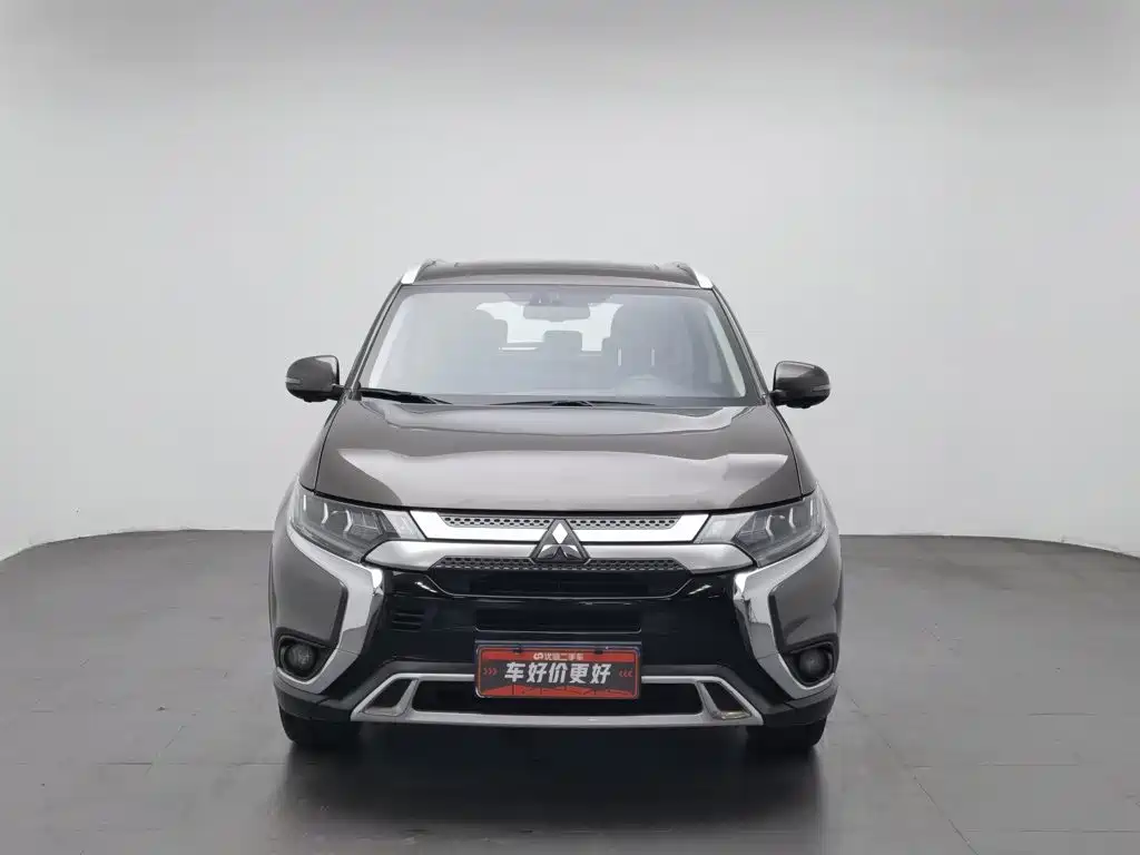 Фото 3 - Mitsubishi Outlander