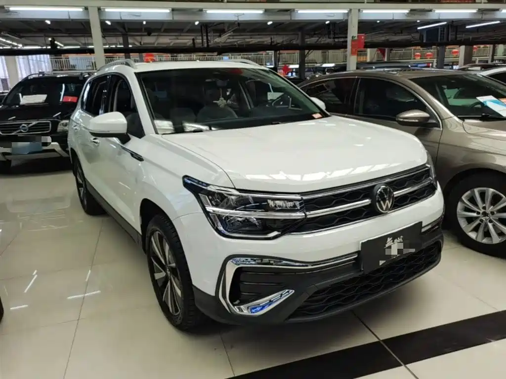 Volkswagen Tharu 2023 300TSI 2WD Bright Moon Edition фото 4