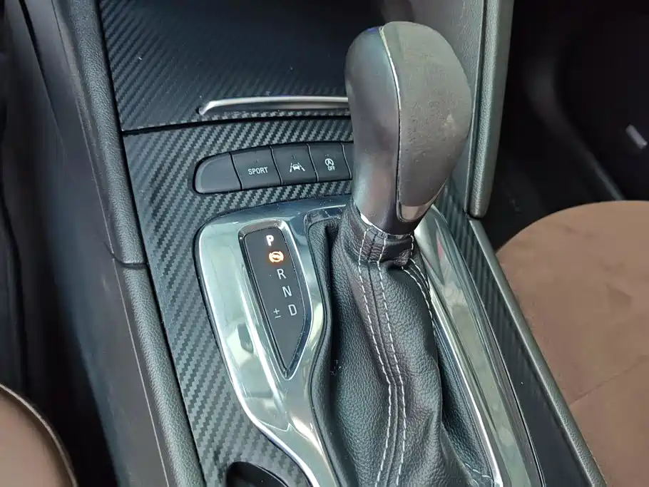 Photo 16 - Buick Regal