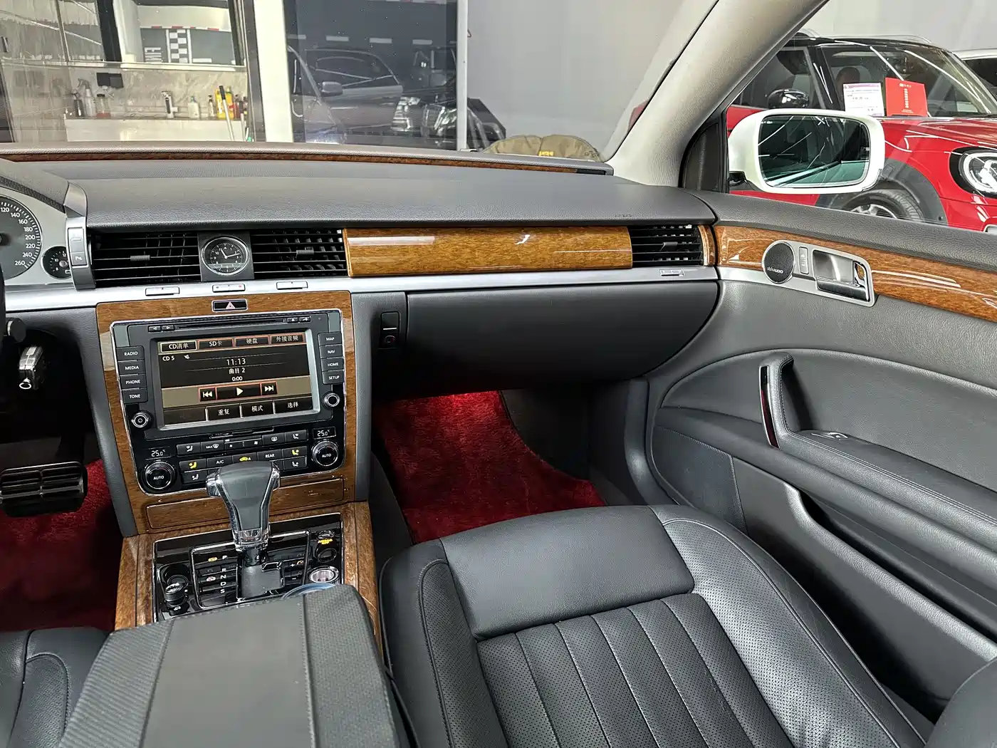 Volkswagen Phaeton 2014 3.0L Business Edition фото 22