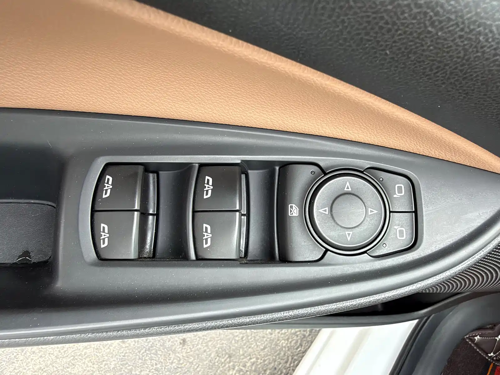 Фото 17 - Buick GL6