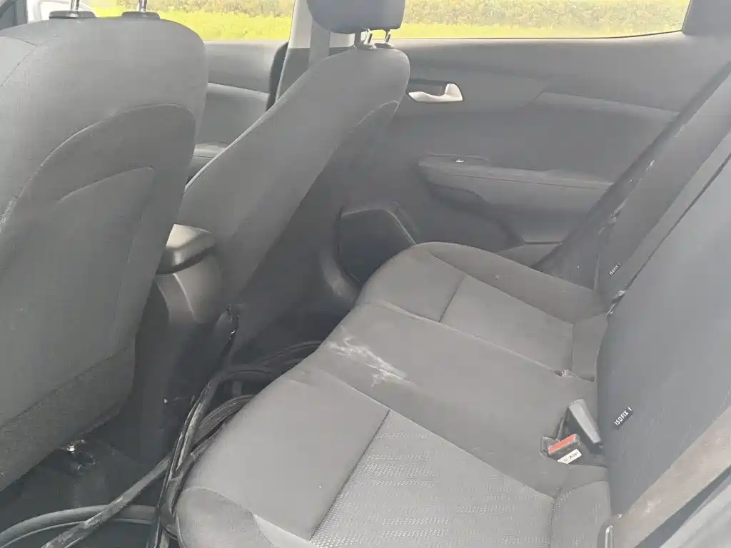 Photo 13 - Kia Forte