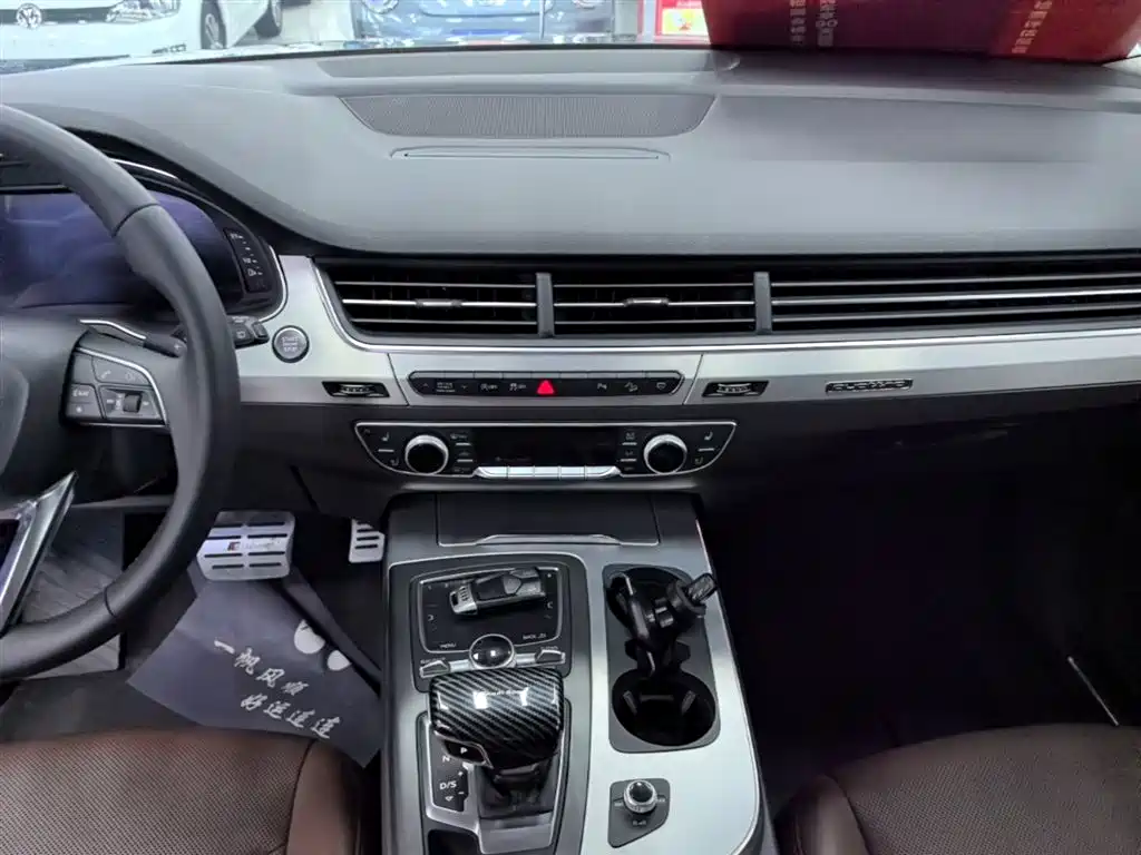 Audi Q7 2018 40 TFSI Comfort фото 13