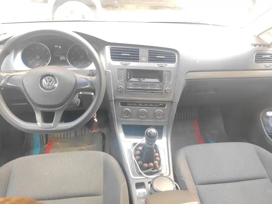 Фото 12 - Volkswagen Golf