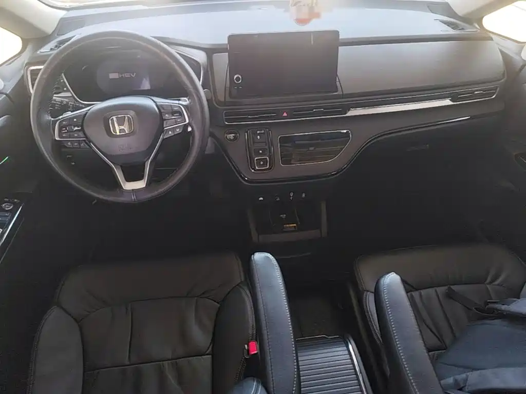 Фото 10 - Honda Elysion