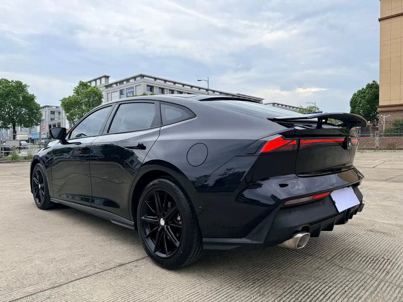  UNI-V
