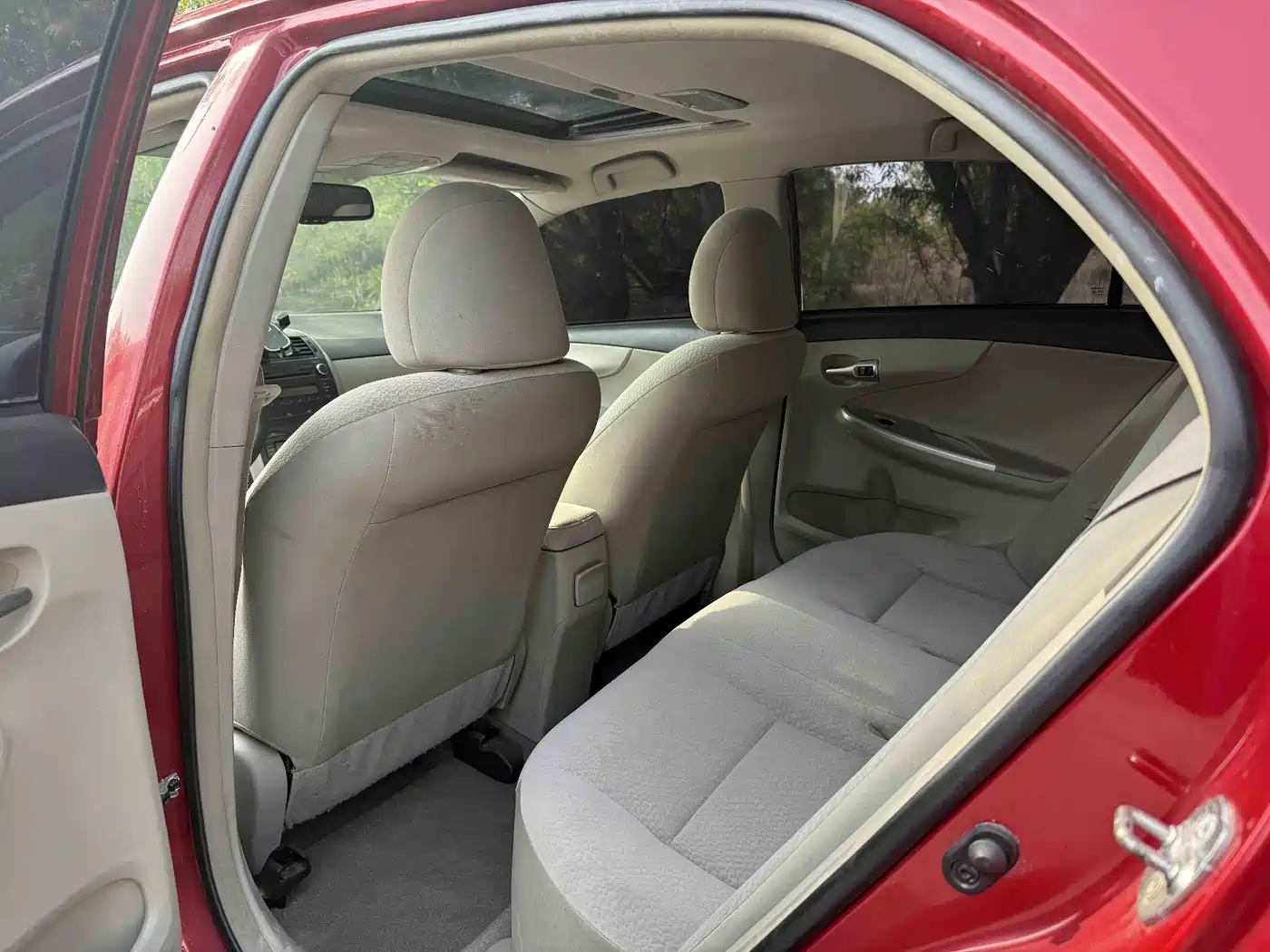 Toyota Corolla 2011 Model 1.6L Automatic GL Sunroof фото 6
