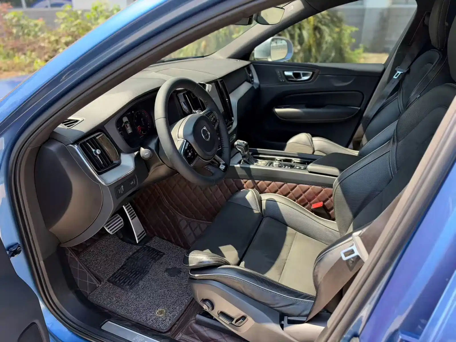Фото 7 - Volvo XC60