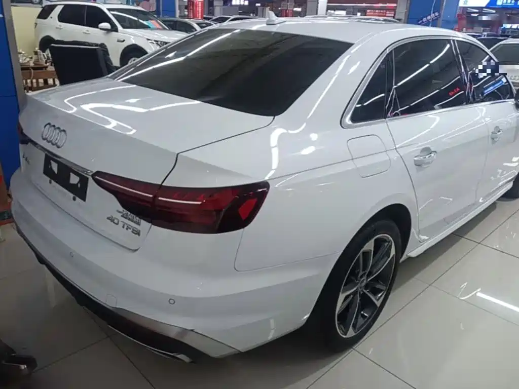 Фото 7 - Audi A4L