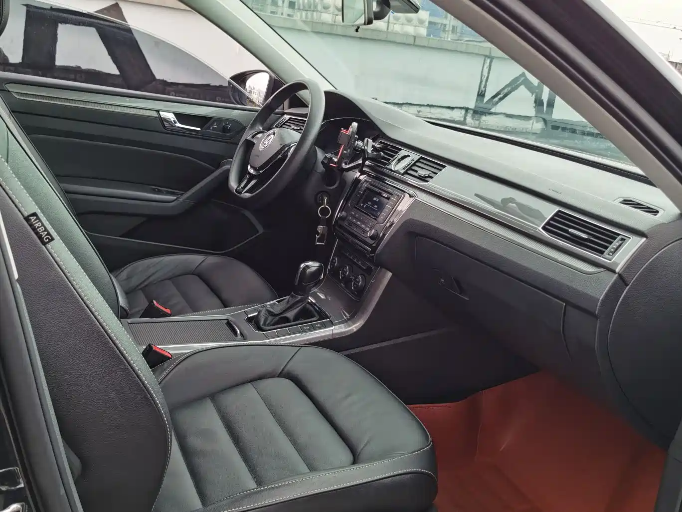 Volkswagen Passat 2017 330TSI DSG Prestige фото 9