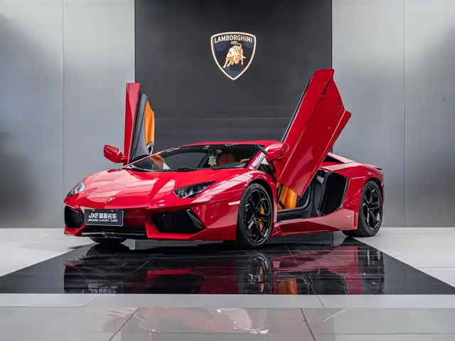 Lamborghini Aventador 2011 LP 700-4