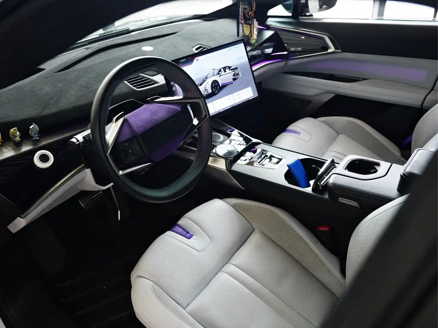 HiPhi Z 2023 4-Seater Edition фото 7