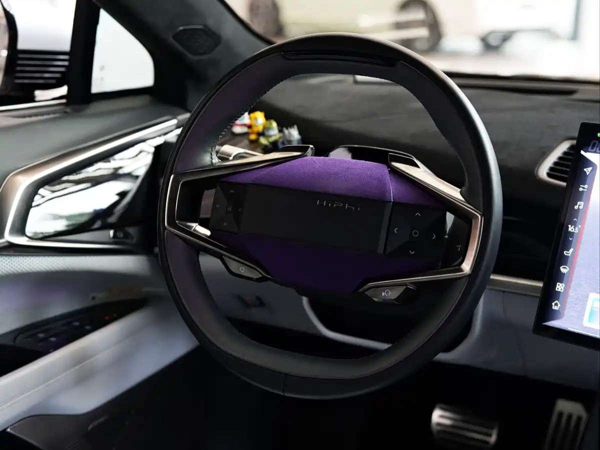 HiPhi Z 2023 4-Seater Edition фото 17