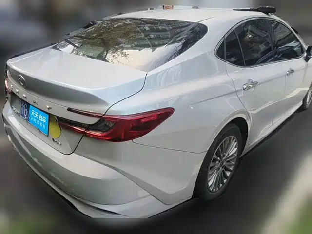 Toyota Camry 2024 Hybrid 2.0HGVP Luxury Edition — фото 5