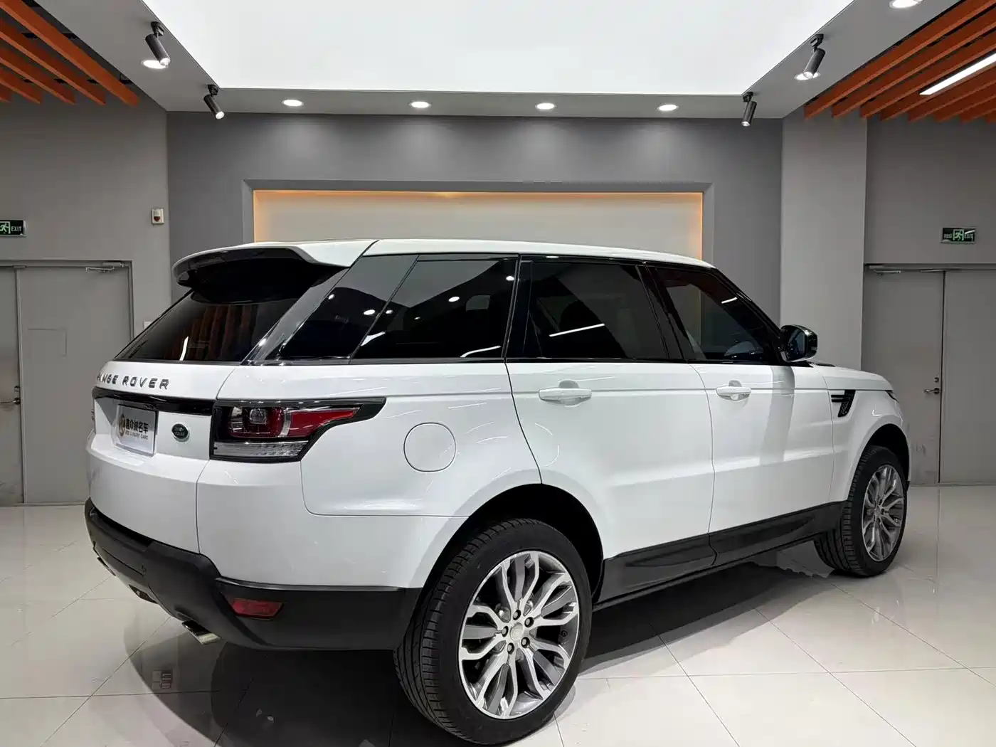 Land Rover Range Rover Sport 2015 3.0 SC V6 HSE DYNAMIC фото 4