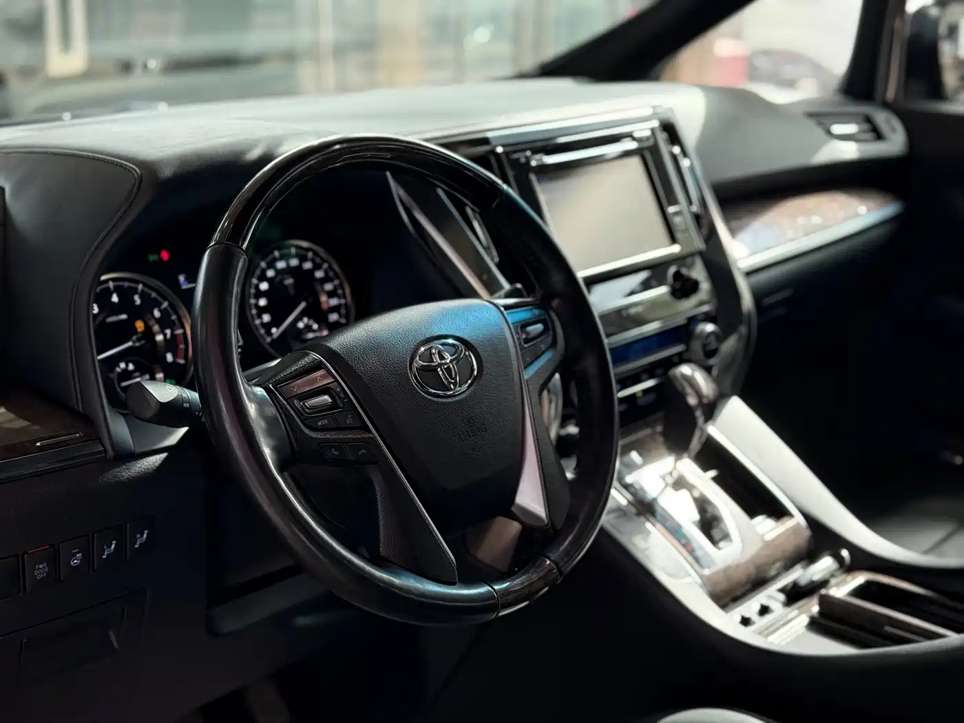 Toyota Alphard 2018 Facelift 3.5L Premium Edition фото 7