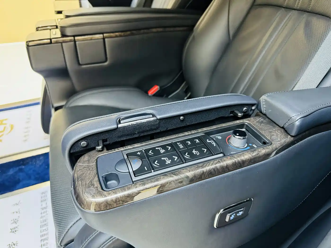 Toyota Alphard 2021 Hybrid 2.5L Premium фото 9
