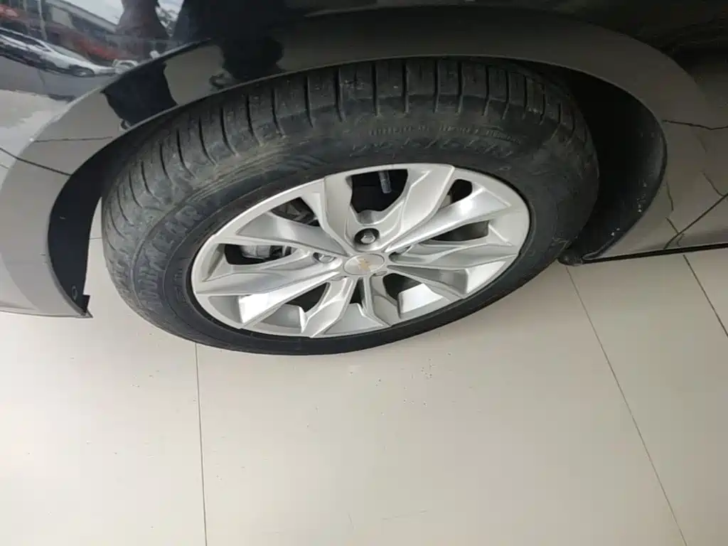 Photo 23 - Chevrolet Malibu XL
