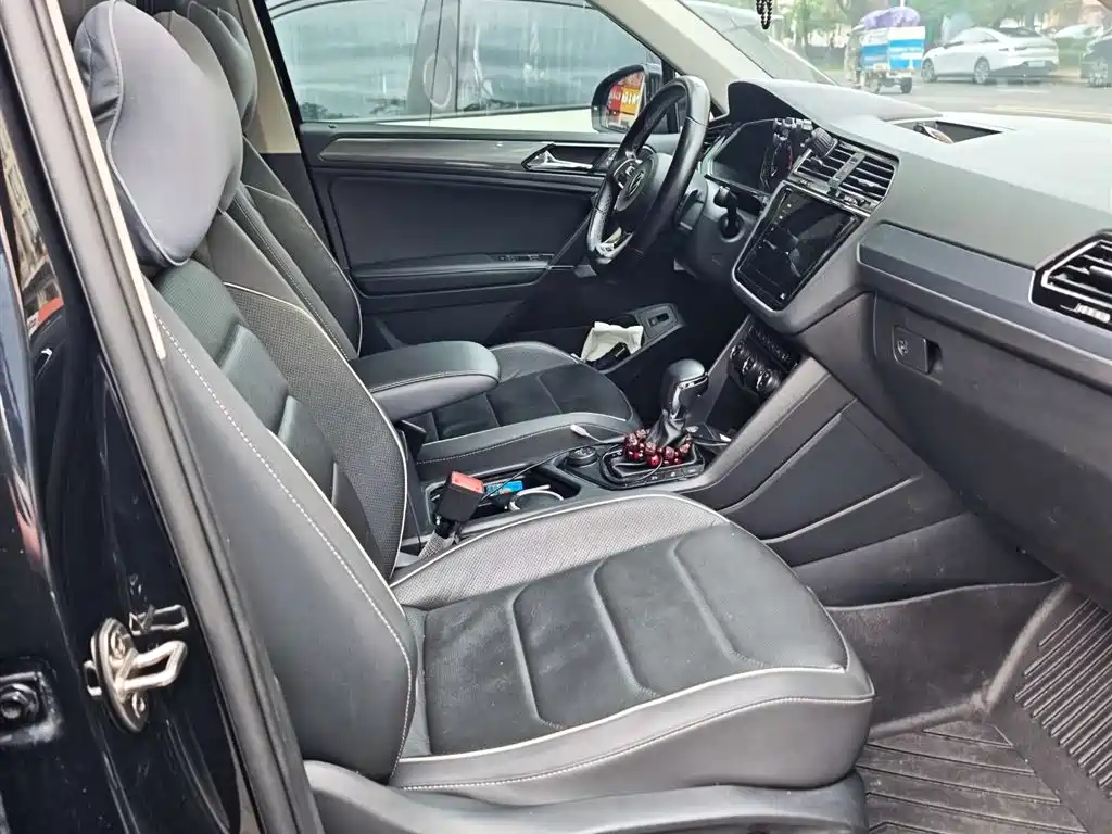 Volkswagen Tiguan L 2021 380TSI Automatic 4WD R-Line Flagship 7-seater фото 7