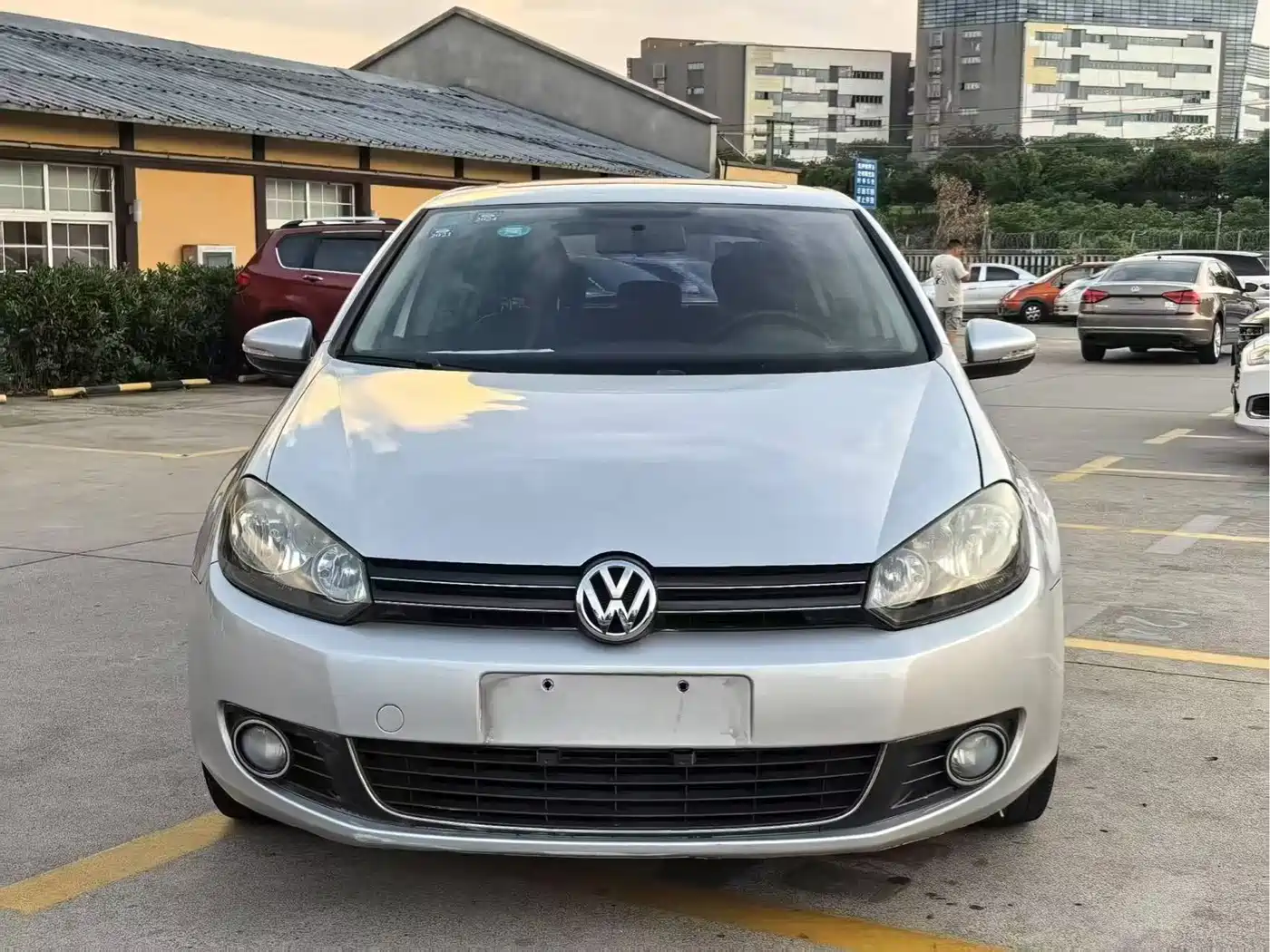 Volkswagen Golf 2012 1.6 Automatic Luxury Edition фото 2