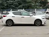Фото 16 - Lexus CT