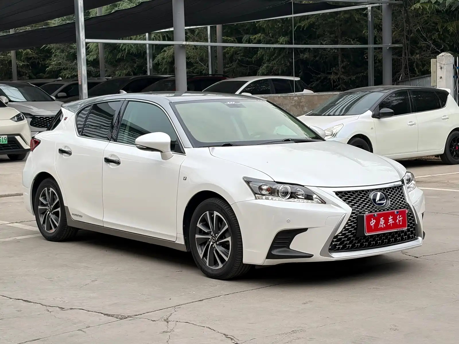 Фото 3 - Lexus CT