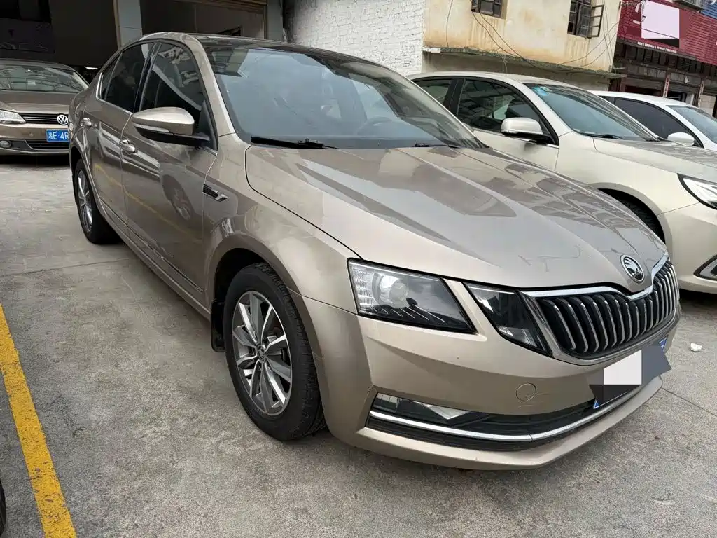 Фото 3 - Škoda Octavia