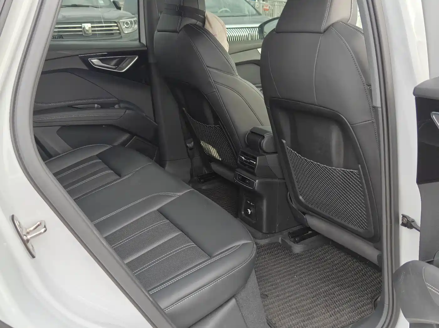 Audi Q4 e-tron 2023 40 e-tron Innovation Edition фото 11