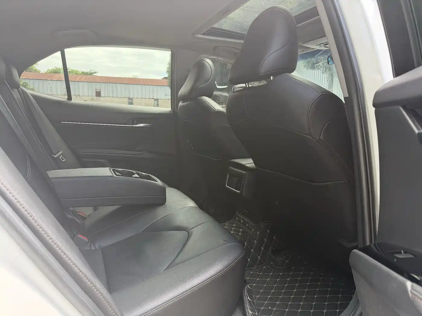 Toyota Camry 2021 2.0G Luxury Edition фото 19