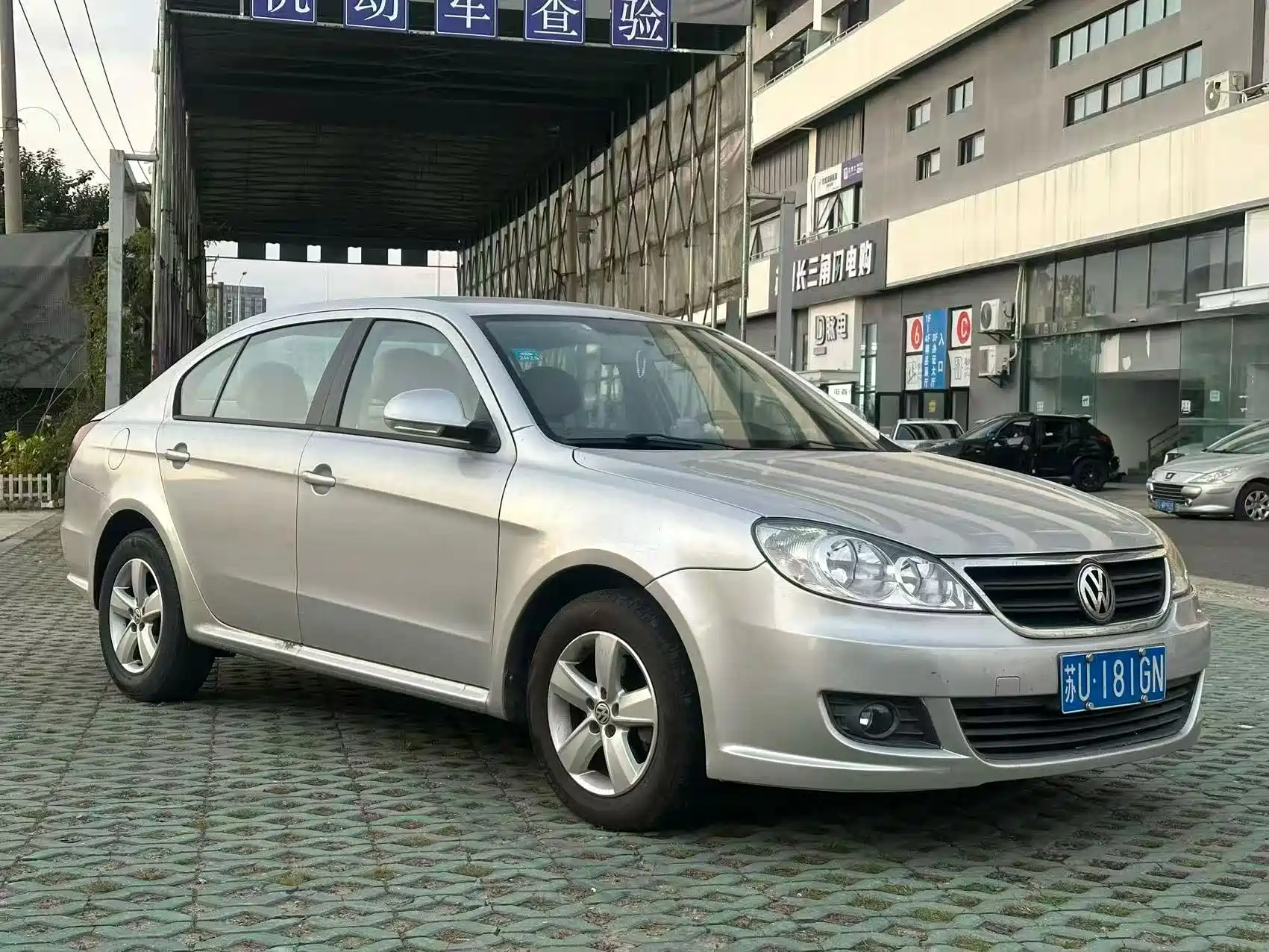 Photo 3 - Volkswagen Lavida