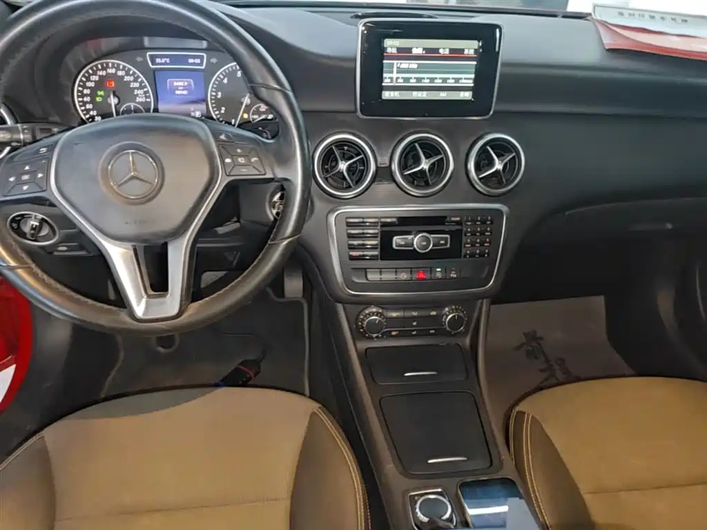 Mercedes-Benz A-Class (Import) 2015 A 180 Standard фото 13