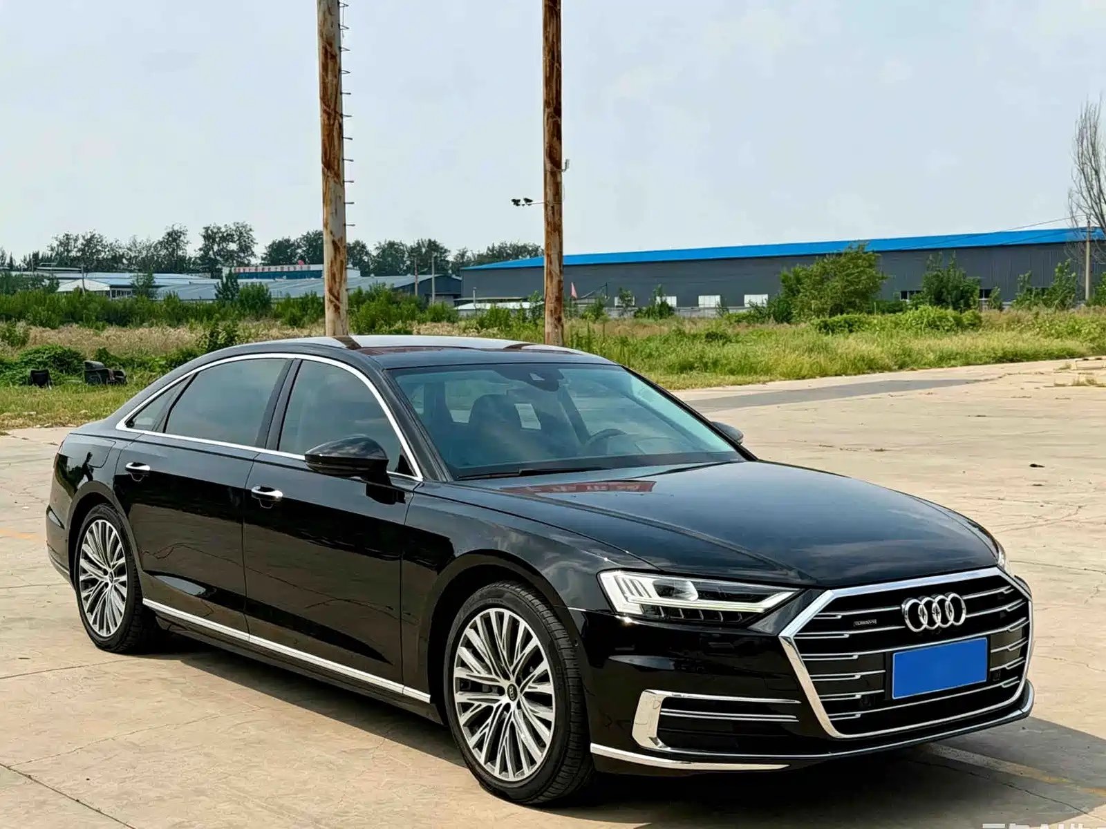 Фото 3 - Audi A8