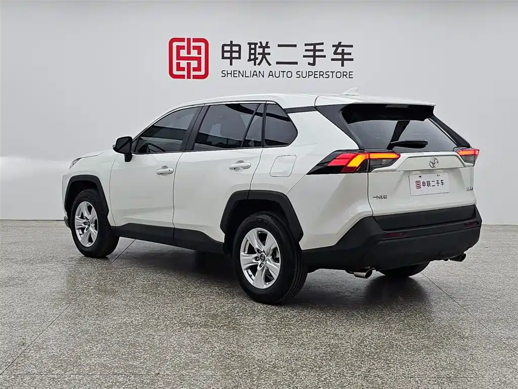 Toyota RAV4 Rongfang 2020 2.0L CVT 2WD Urban Edition фото 3