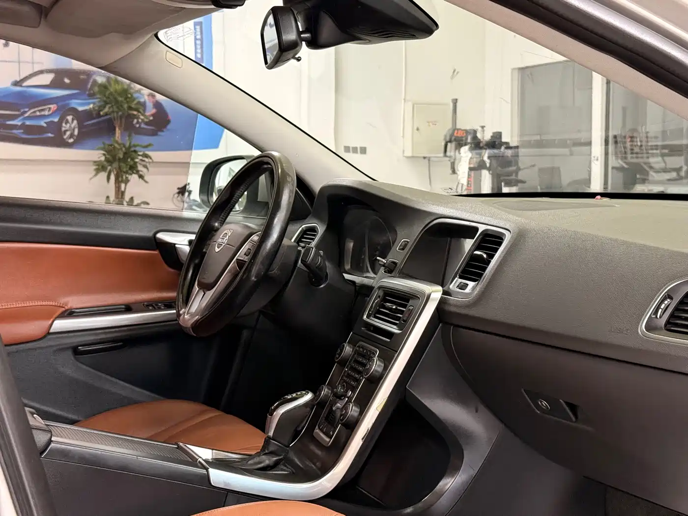 Фото 6 - Volvo S60