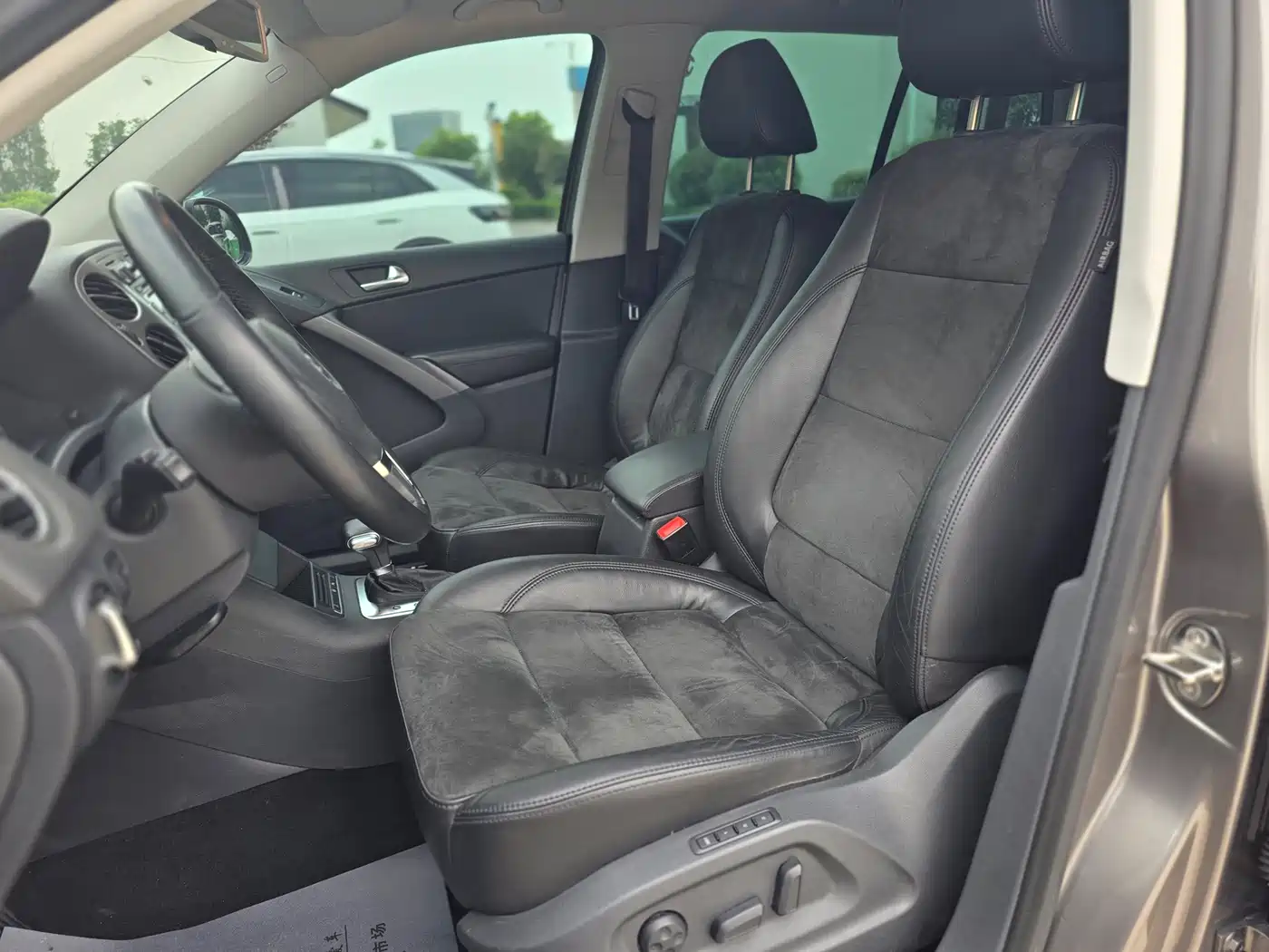 Volkswagen Tiguan 2010 2.0TSI Automatic AWD Flagship фото 14