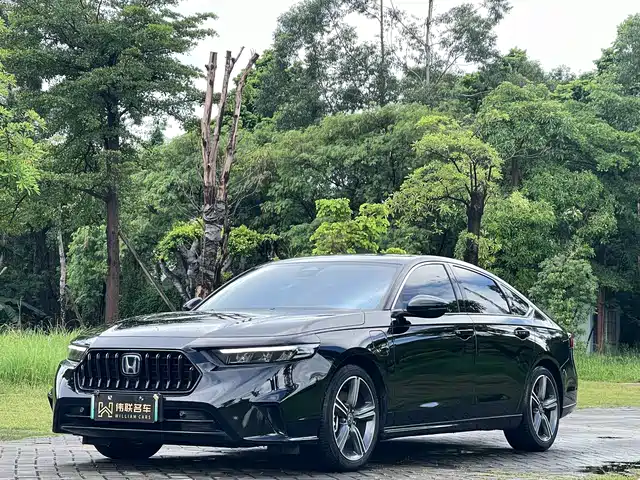 Honda Inspire e:PHEV, Смарт Премиум