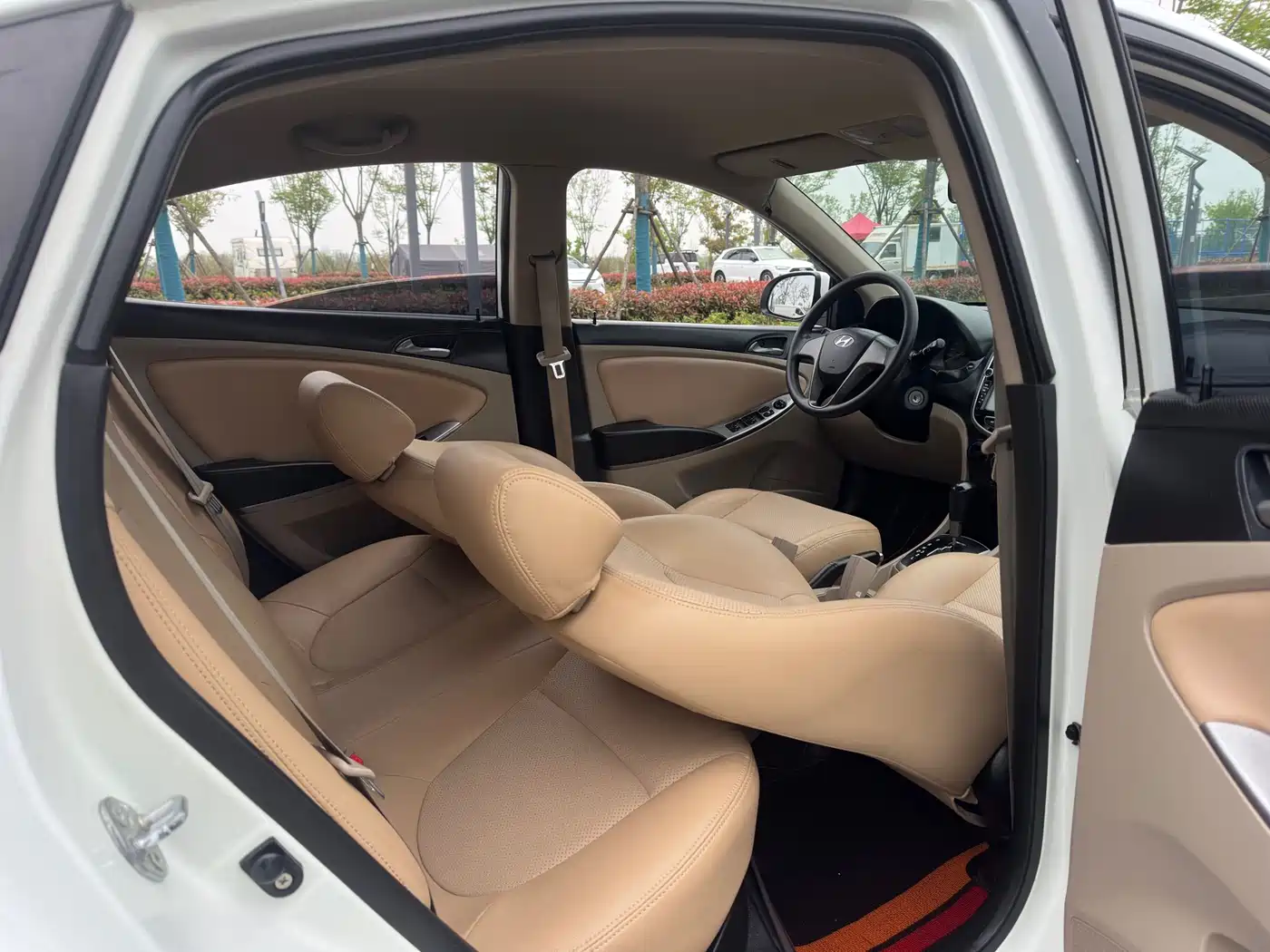Hyundai Verna 2014 1.4L Automatic Smart GLS фото 19