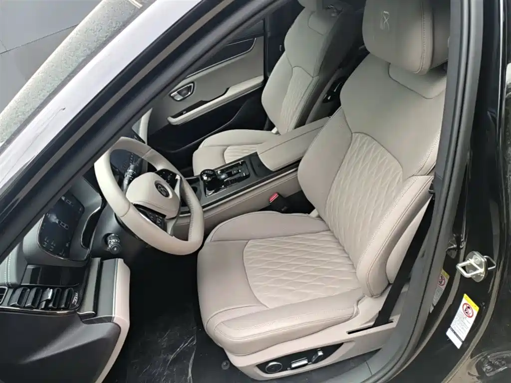 BYD Han 2025 DM-i Smart Driving Edition 125KM Comfort фото 15