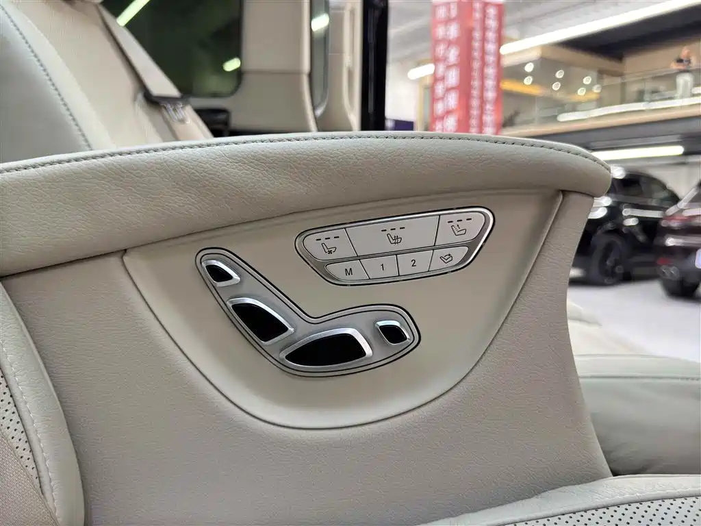Mercedes-Benz V-Class 2018 V 260 L Premium Long Version China V фото 11
