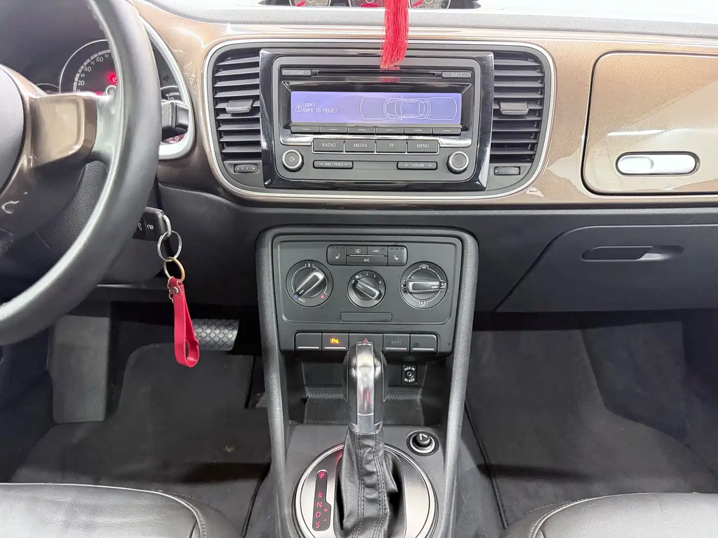 Volkswagen Beetle 2013 1.2TSI Comfort фото 13