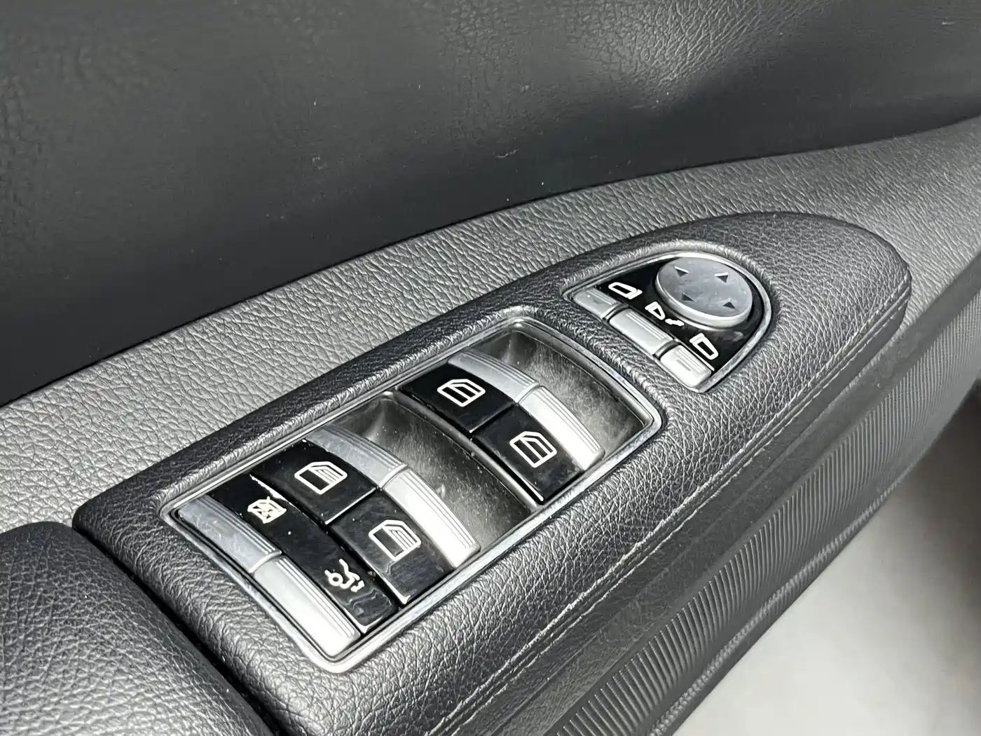 Mercedes-Benz S-Class 2012 S 350 L 4MATIC Grand Edition фото 15