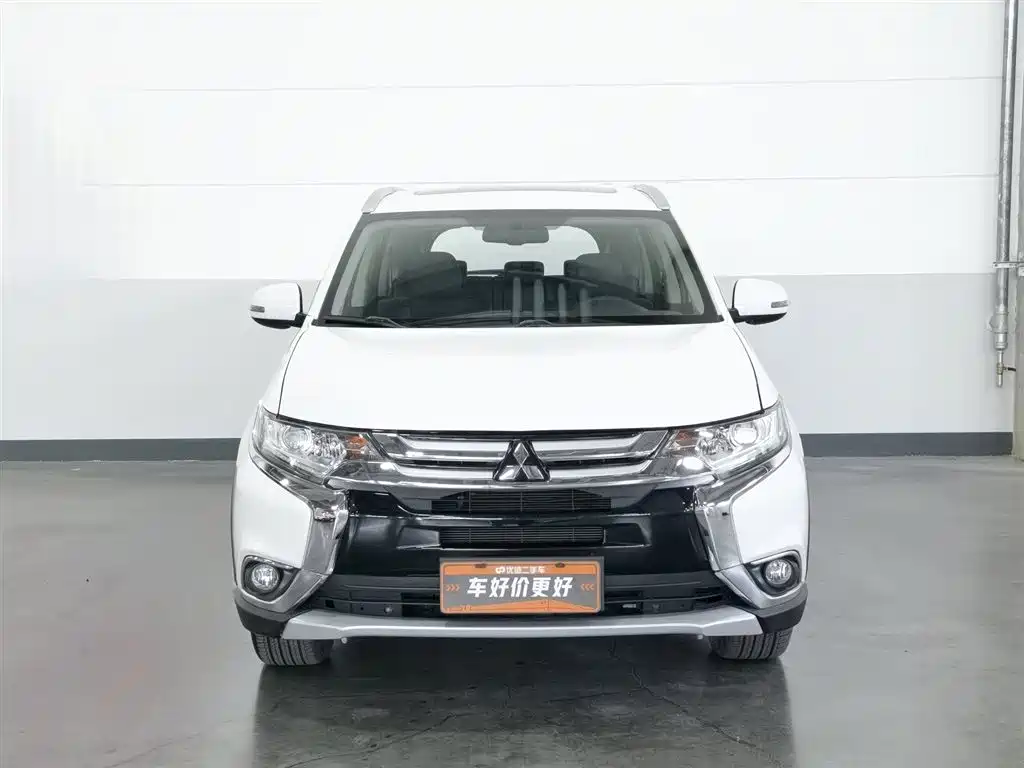 Mitsubishi Outlander 2018 2.0L 2WD Glory Edition 5-seater фото 3
